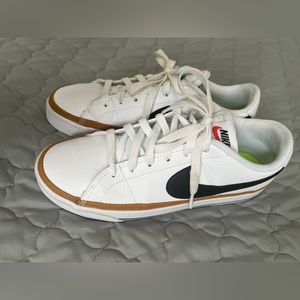 Nike Court Legacy Sz 7.5